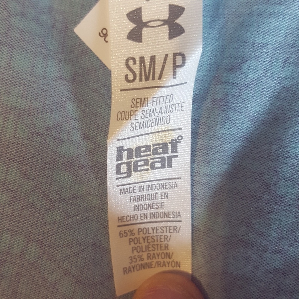 Under Armour sz s heat gear cold shoulder top - Picture 6 of 7